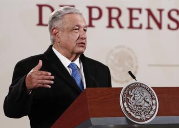 AMLO lamenta accidente en metro de CDMX