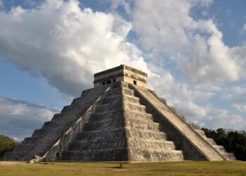 Turista polaco sube a Chichén Itzá, es golpeado