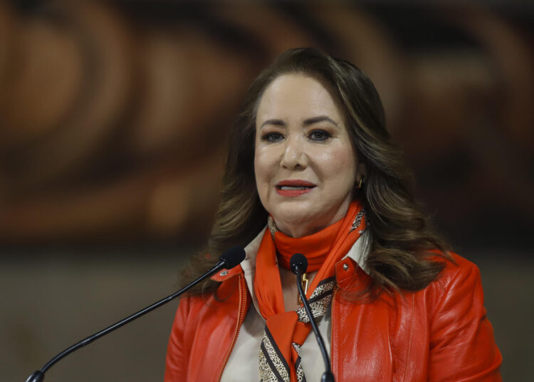 UNAM convoca a Yasmín Esquivel a defender tesis