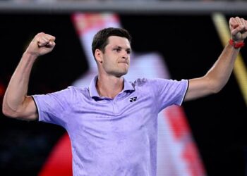 Hurkacz y Khachanov sufren para estar en octavos