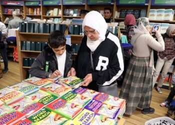 Logos Hope, el buque-librería que acerca el placer de la lectura a Egipto