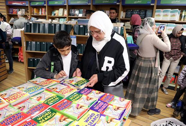 Logos Hope, el buque-librería que acerca el placer de la lectura a Egipto