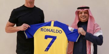 Presentan a CR7 como nuevo jugador del Al Nassr