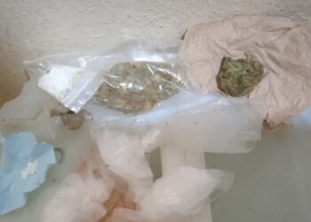 Aseguran aparente droga en penal de Zacatlán