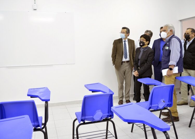 Cedillo supervisa avance de obras en Facultad de Medicina