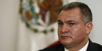 AMLO critica silencio informativo sobre juicio contra García Luna