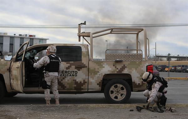 Confirman 17 personas fallecidas y 5 detenidos por motín en cárcel de Ciudad Juárez