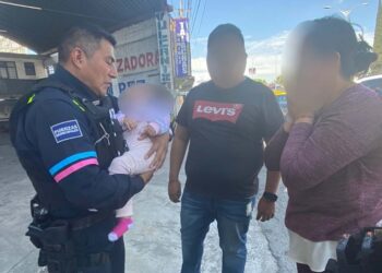 ERP reconoce a policías que salvaron a bebé
