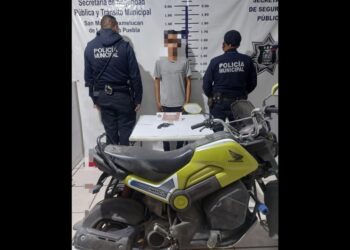 Detienen a hombre por robo de motocicleta en SMT