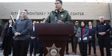 Buscan a hombre asiático por tiroteo en EEUU