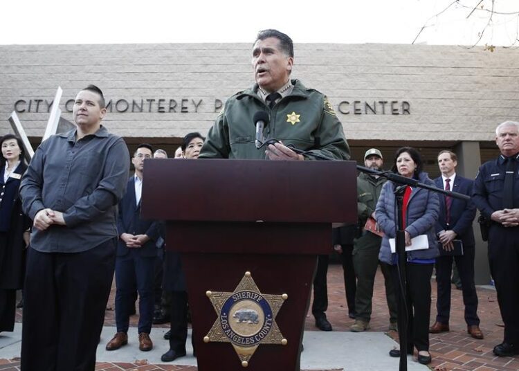 Buscan a hombre asiático por tiroteo en EEUU