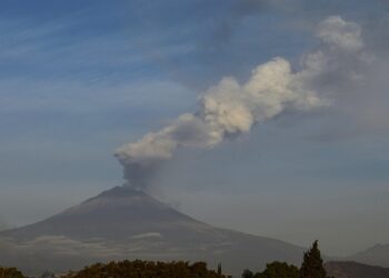 Segob revisa rutas de evacuación del volcán Popocatépetl