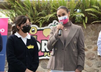 Niños y adolescentes del SMDIF festejados por Cabildo en Día de Reyes