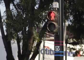 Entregan mantenimiento a red semafórica del Blvd. 5 de Mayo