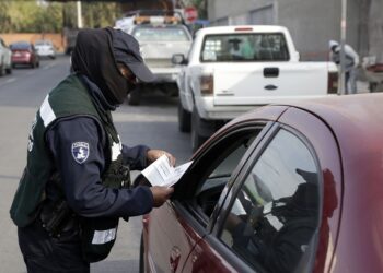 No hay operativos para obligar a verificar automóviles