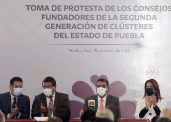 Toman protesta a consejos fundadores de segunda generación de clústeres
