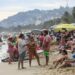 Mexicanos abarrotan las playas en año nuevo
