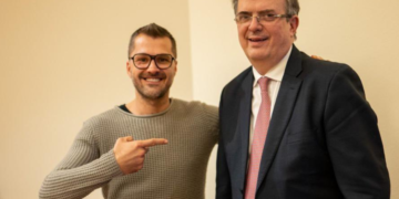 Apuntala Natale a Ebrard en Puebla