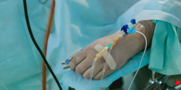 Mujer asesina a su esposo; afirma que él se lo pidió y que ella se suicidaría después