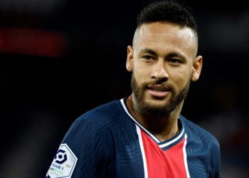 Llaman a declarar a Neymar como testigo en caso de joyas ilegales