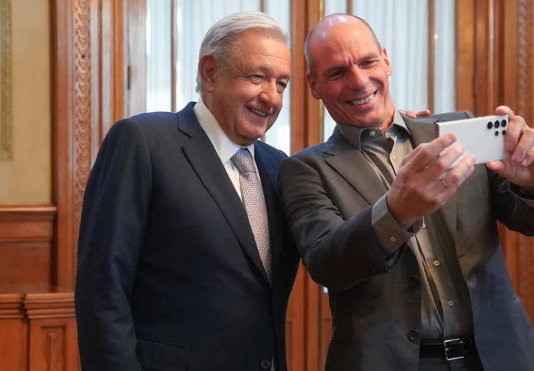 Varoufakis agradece a López Obrador la presión para liberar a Julian Assange