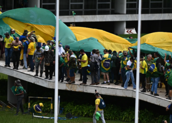 Lula decreta intervención federal tras toma de sedes en Brasilia