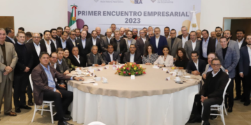 Asistentes a la reunión Gobierno y empresas
