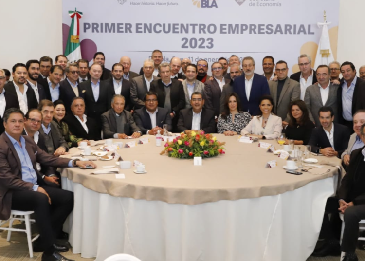 Asistentes a la reunión Gobierno y empresas