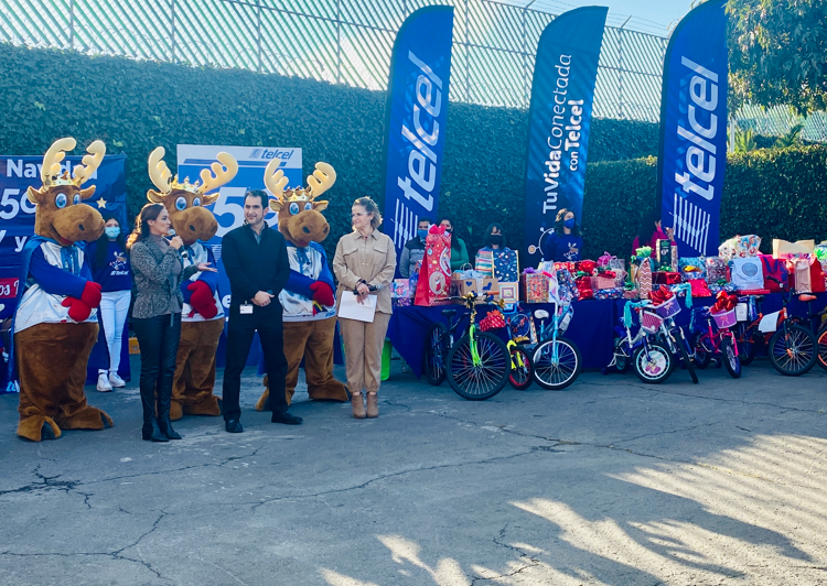 SMDIF y Telcel entregan juguetes en Xochimehuacán