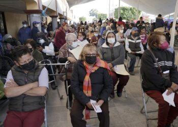 Personas adultas mayores recibirán incremento en pensiones