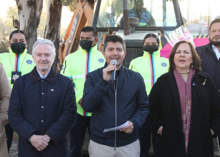 Ayuntamiento inicia trabajos en la recta a Cholula