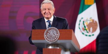 AMLO celebra deslinde de Cárdenas de Mexicolectivo