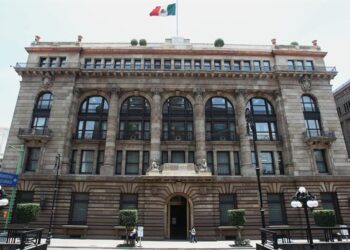 Banxico sorprende al mercado al desligarse del ritmo de la Fed