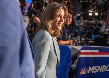 Marianne Williamson se enfrentará a Biden en la primaria demócrata