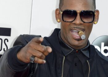R. Kelly es sentenciado a 20 años de cárcel