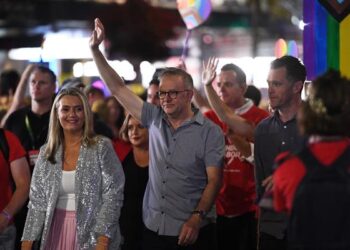 Albanese, el primer mandatario australiano que marcha en un desfile LGTBI