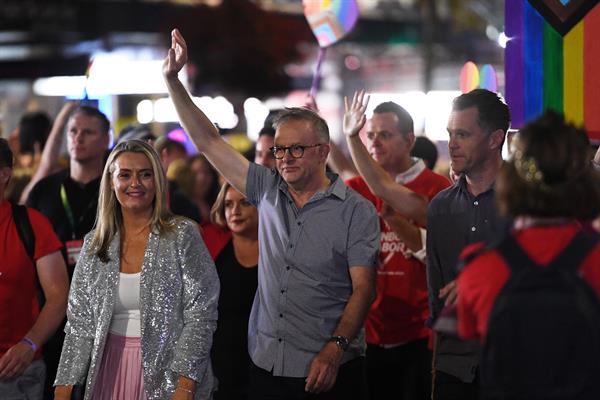 Albanese, el primer mandatario australiano que marcha en un desfile LGTBI
