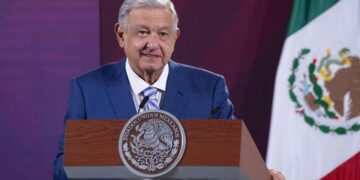 AMLO demandará a abogado de García Luna por vincularlo con el narco
