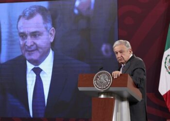 AMLO pide que García Luna dé información sobre expresidentes