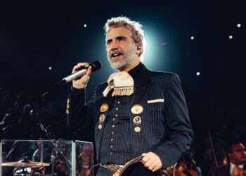 Alejandro Fernández recorrerá EEUU con ‘Amor y patria’