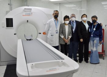 Cedillo entrega nuevo equipo de tomografía al HUP