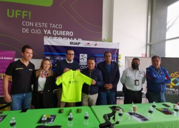 Duatlón BUAP presenta playera conmemorativa
