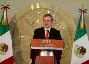 Marcelo Ebrard inicia gira de trabajo en India