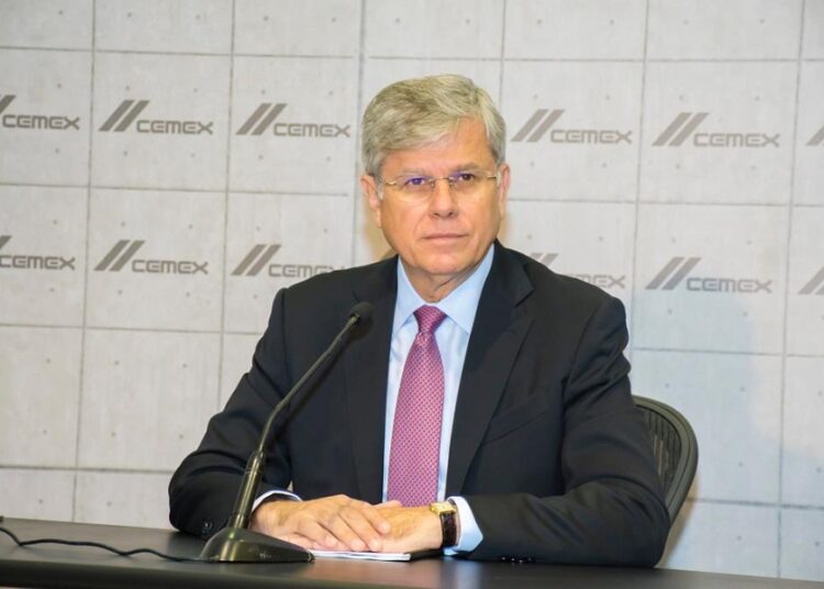 Director general de CEMEX recibe distinción global de Líder Influyente