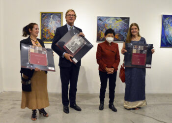 Lilia Cedillo inaugura exposición de artista holandesa
