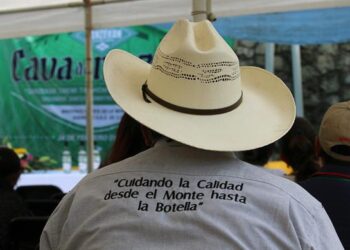 Productores del sur de México inauguran mezcaloteca, un museo del mezcal