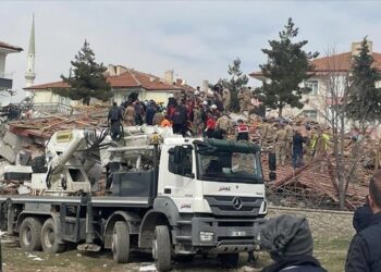 Nuevo terremoto en Turquía causa un muerto y 69 heridos