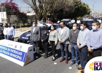 Céspedes entrega patrullas en San Andrés Cholula