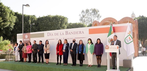Llama Mundo Tlatehui a fortalecer las instituciones y valores cívicos