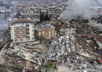 Terremotos dejan más de 5 mil 200 muertos en Siria y Turquía